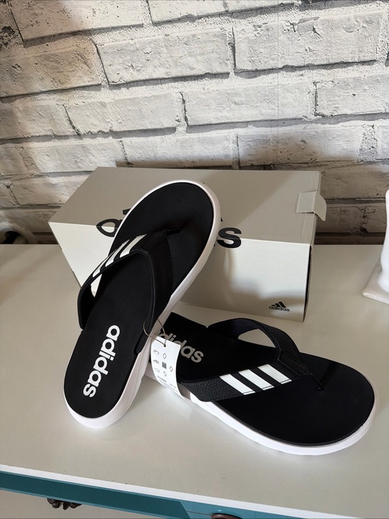 Sandals_&_Flip_Flops